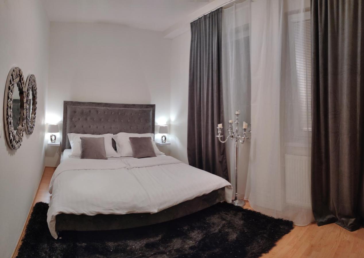 Appartement 2 Izbovy Byt 60M2 V Centre Na Bakossovej, 24H Self Checkin à Banská Bystrica Extérieur photo